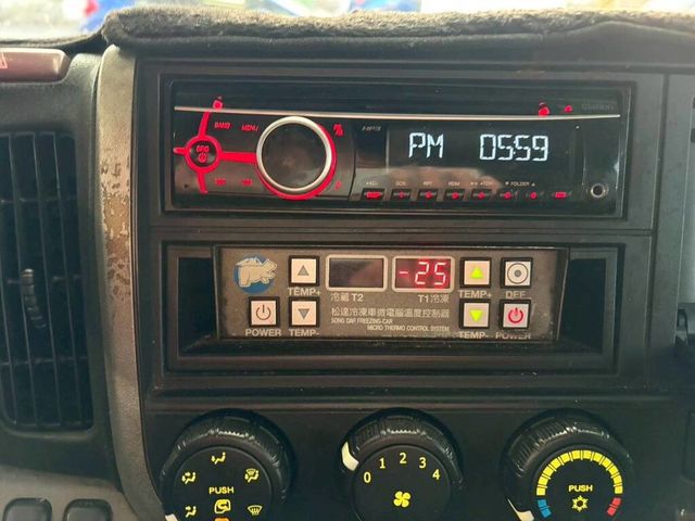 MITSUBISHI三菱 CANTER  第7張相片