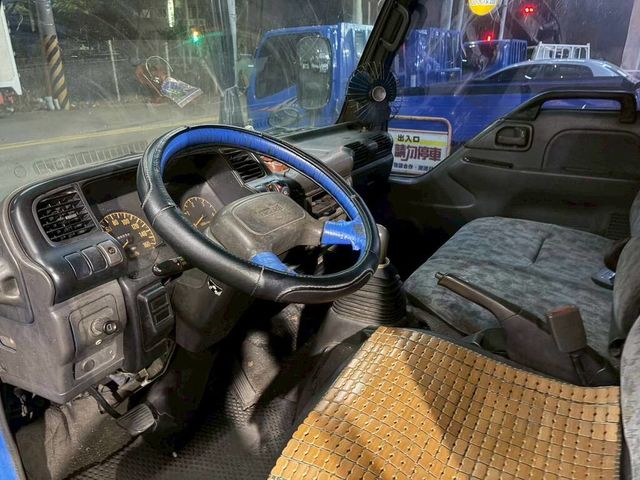 ISUZU五十鈴 ELF  第5張相片
