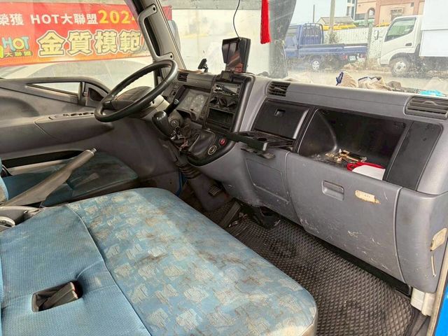 MITSUBISHI三菱 CANTER  第7張相片