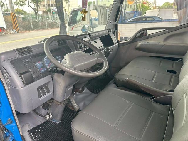 MITSUBISHI三菱 CANTER  第6張相片