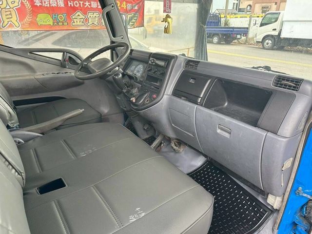 MITSUBISHI三菱 CANTER  第7張相片