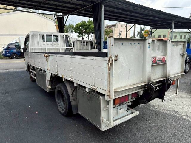 MITSUBISHI三菱 CANTER  第2張相片