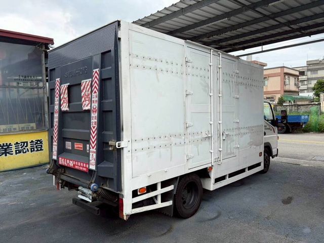 MITSUBISHI三菱 CANTER  第5張相片