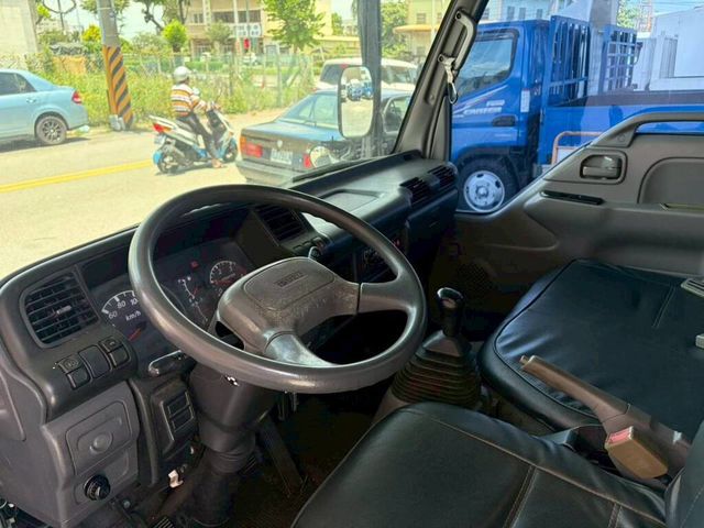 ISUZU五十鈴 ELF  第5張相片