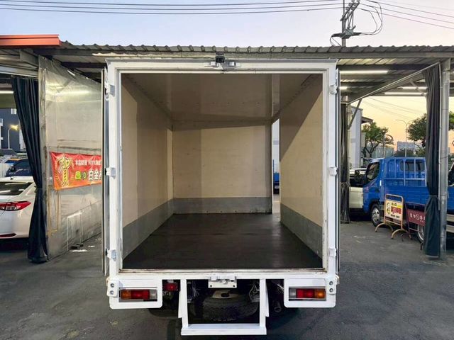 MITSUBISHI三菱 CANTER  第4張相片