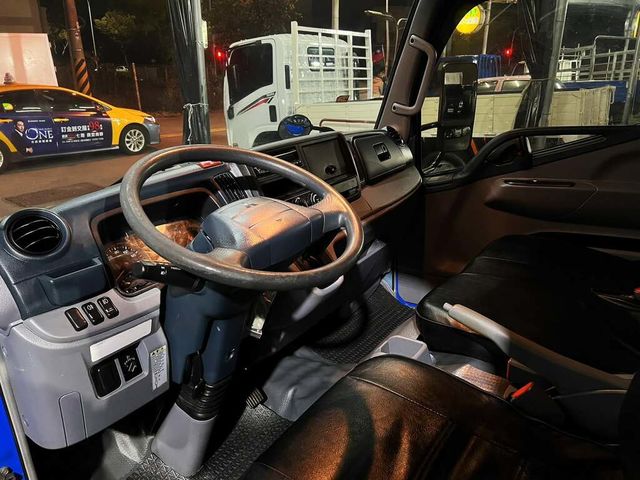 MITSUBISHI三菱 CANTER  第8張相片