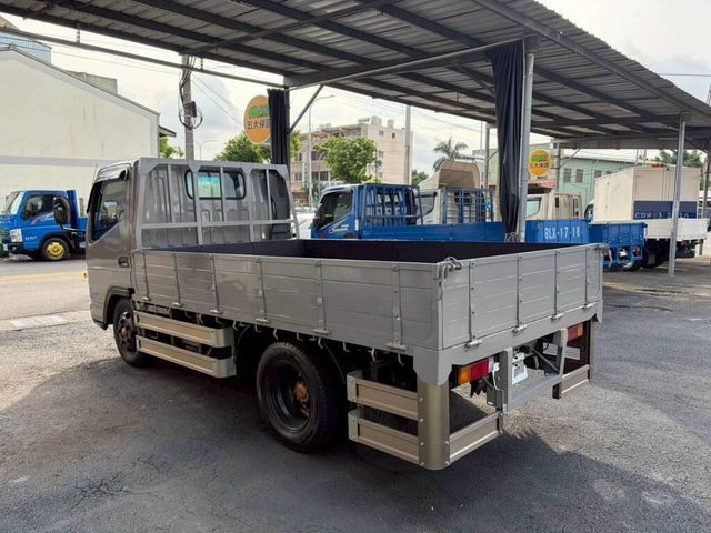 MITSUBISHI三菱 CANTER  第2張相片