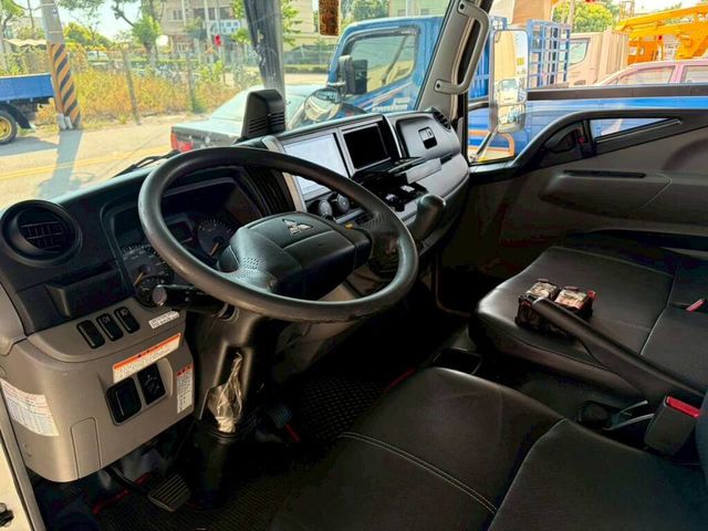 MITSUBISHI三菱 CANTER  第6張相片