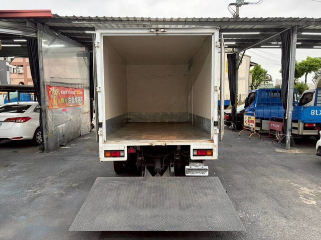 MITSUBISHI三菱 CANTER  第3張相片