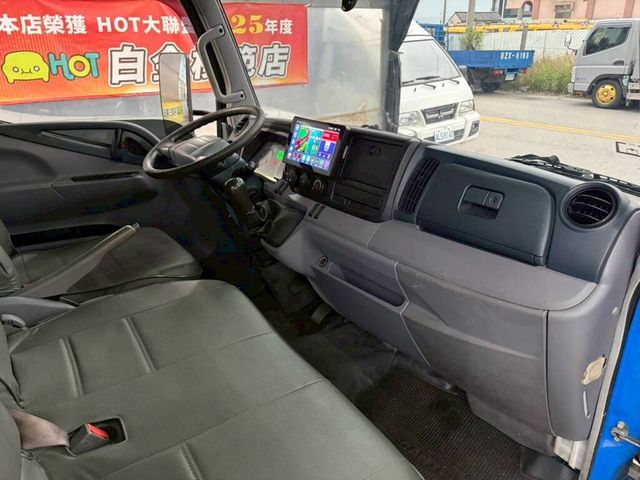 MITSUBISHI三菱 CANTER  第7張相片
