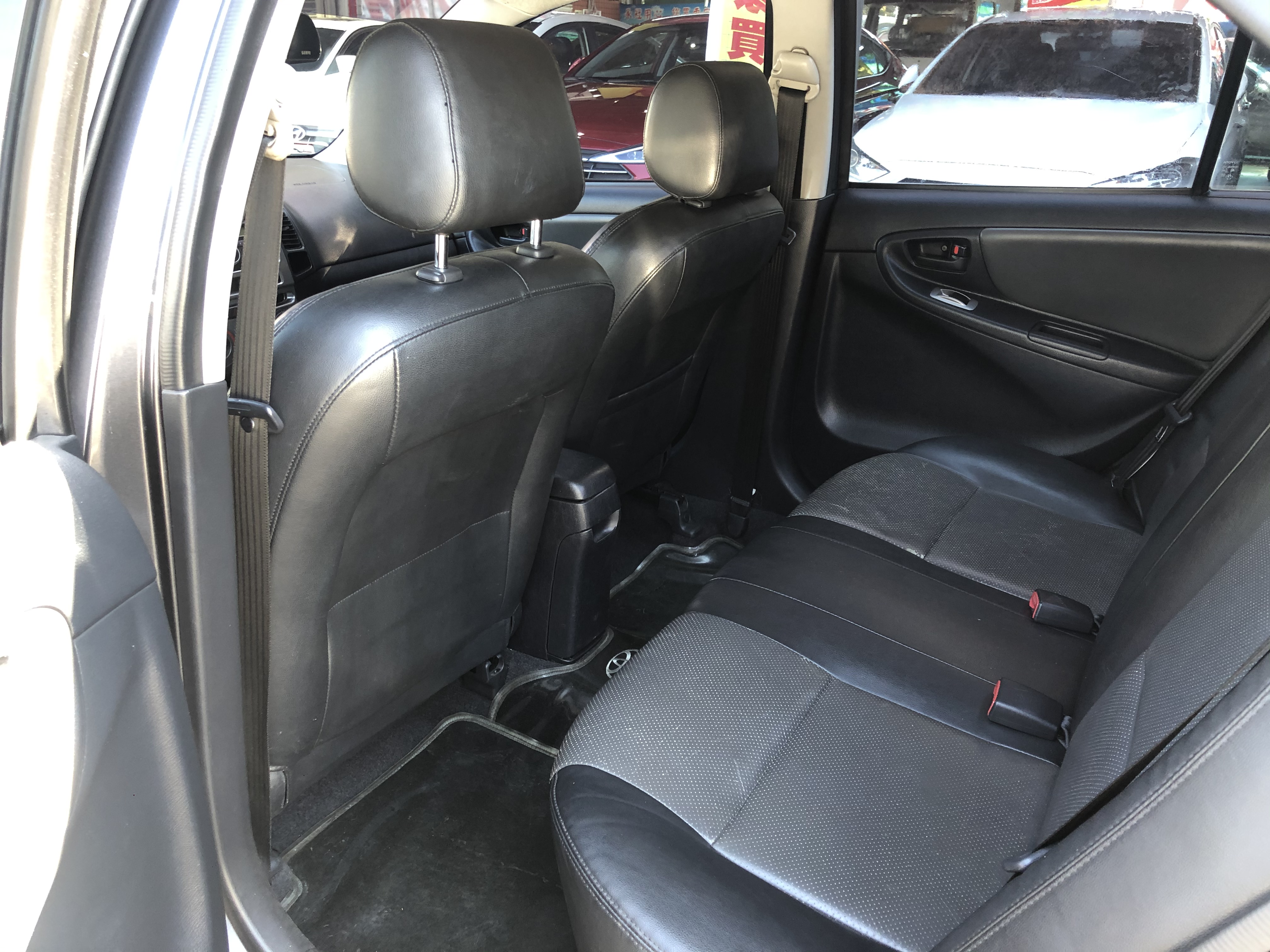 2010年 VIOS 里程保證 全車原版件 固定原廠保養.四輪全新胎  第10張相片