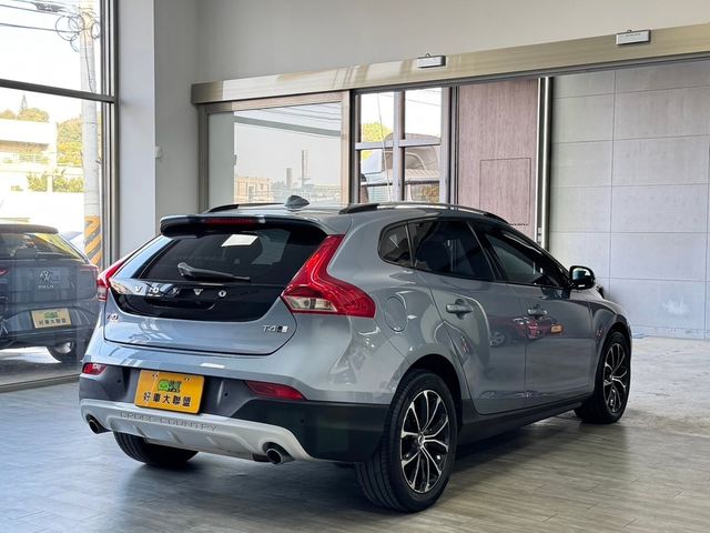 VOLVO富豪 V40 CROSS COUNTRY  第2張相片