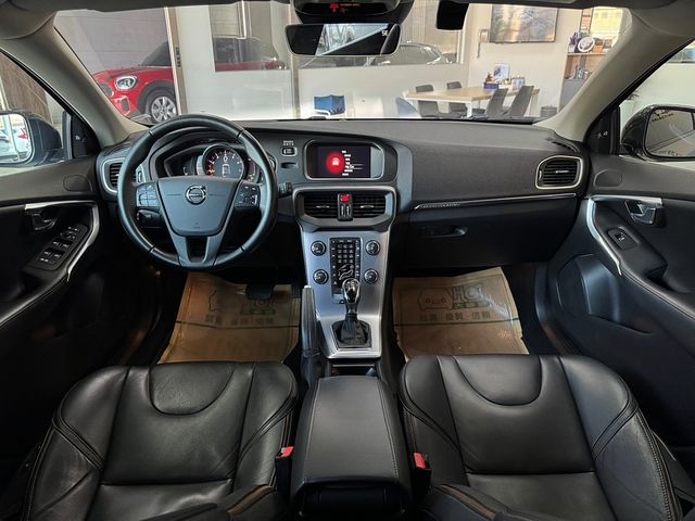 VOLVO富豪 V40 CROSS COUNTRY  第8張相片