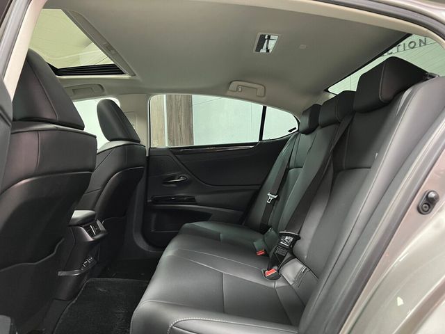 LEXUS凌志 ES200  第15張相片