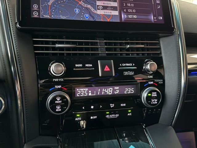 LEXUS凌志 LM300H  第15張相片