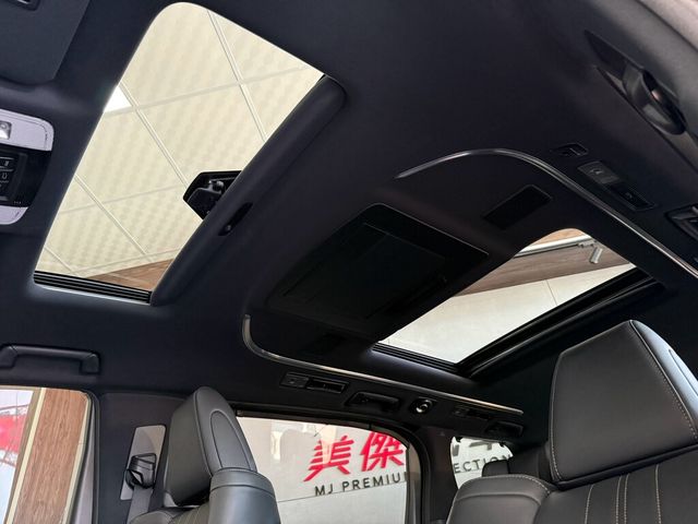 LEXUS凌志 LM300H  第18張相片