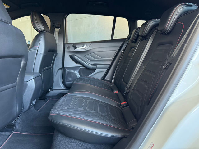 FORD福特 FOCUS WAGON  第16張相片
