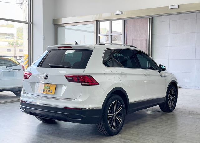 VOLKSWAGEN福斯 TIGUAN  第2張相片