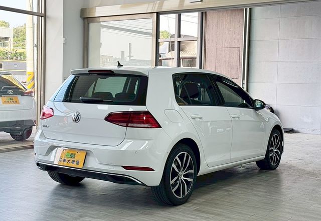 VOLKSWAGEN福斯 GOLF  第2張相片