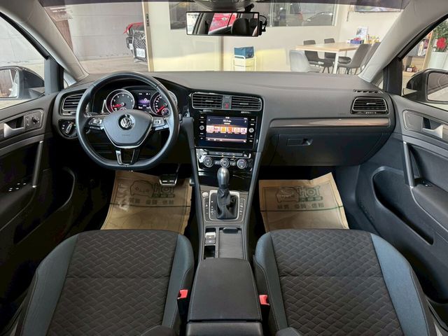 VOLKSWAGEN福斯 GOLF  第5張相片