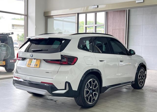 BMW寶馬 IX1 XDRIVE30  第2張相片
