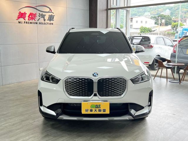 BMW寶馬 IX1 XDRIVE30  第3張相片