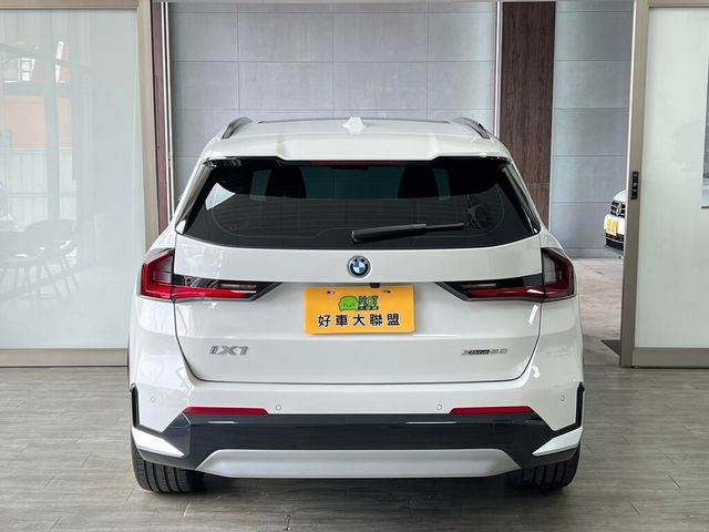 BMW寶馬 IX1 XDRIVE30  第4張相片