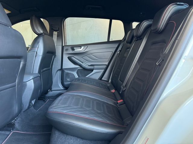 FORD福特 FOCUS WAGON  第19張相片