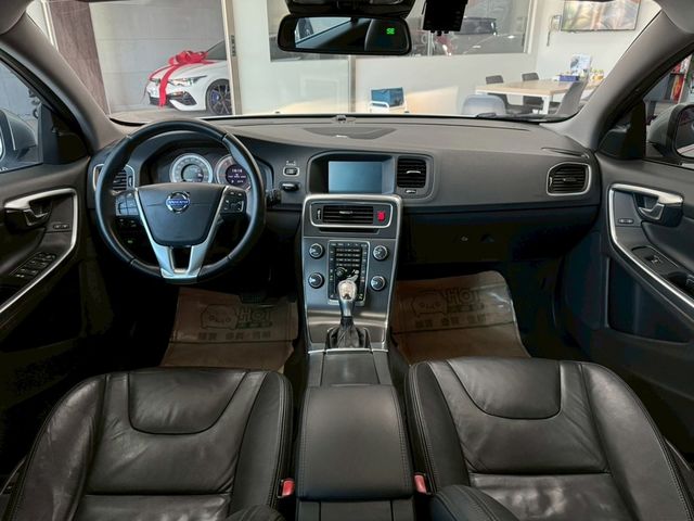 VOLVO富豪 V60  第5張相片