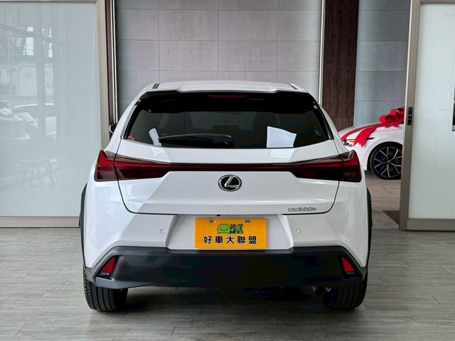 LEXUS凌志 UX300H  第4張相片