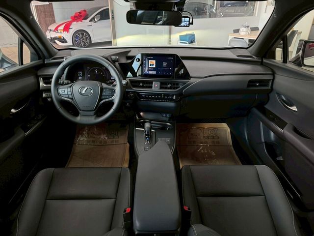 LEXUS凌志 UX300H  第8張相片