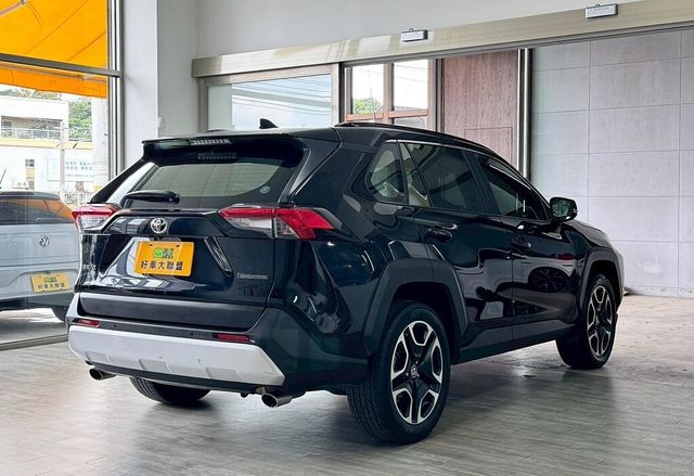 TOYOTA豐田 RAV4  第2張相片