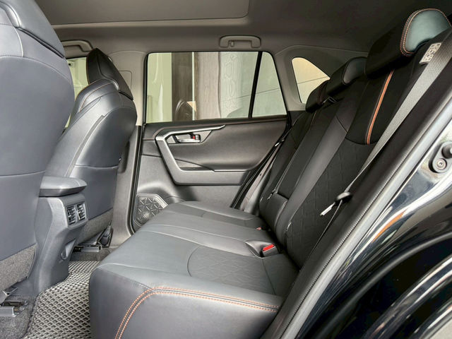 TOYOTA豐田 RAV4  第18張相片