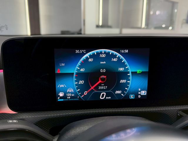 M-BENZ賓士 A180  第6張相片