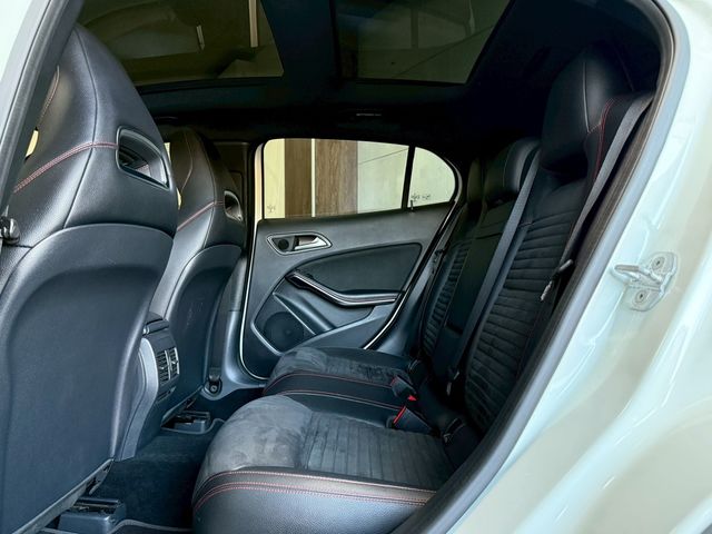 M-BENZ賓士 GLA45 AMG  第19張相片