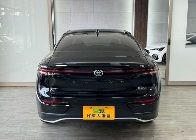 TOYOTA豐田 CROWN  第4張相片