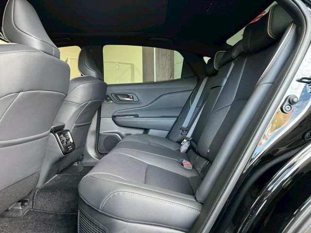 TOYOTA豐田 CROWN  第9張相片