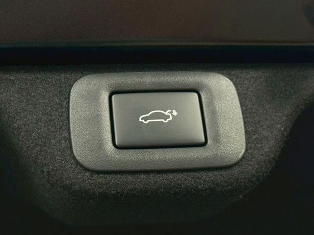 TOYOTA豐田 CROWN  第18張相片