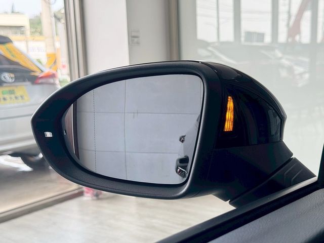 VOLKSWAGEN福斯 GOLF VARIANT  第6張相片