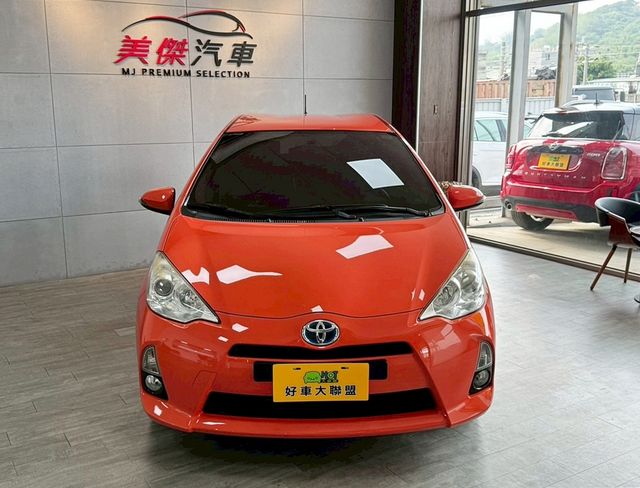 TOYOTA豐田 PRIUS C  第2張相片