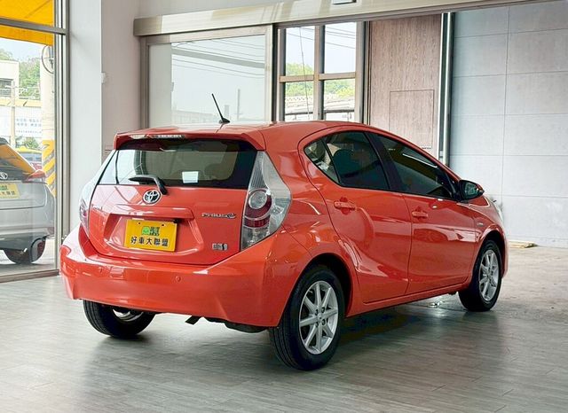 TOYOTA豐田 PRIUS C  第3張相片