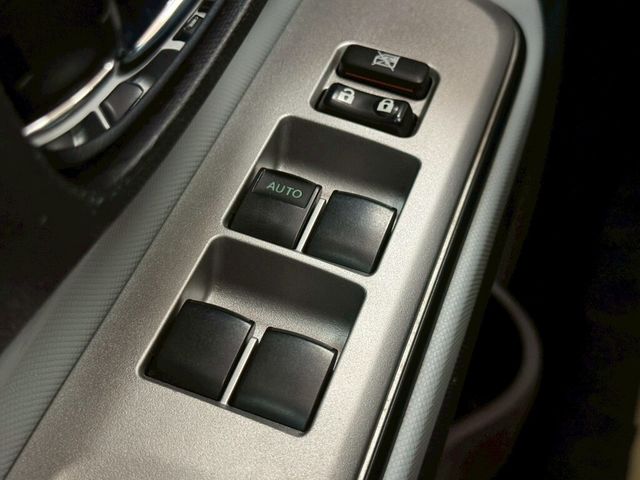 TOYOTA豐田 PRIUS C  第11張相片