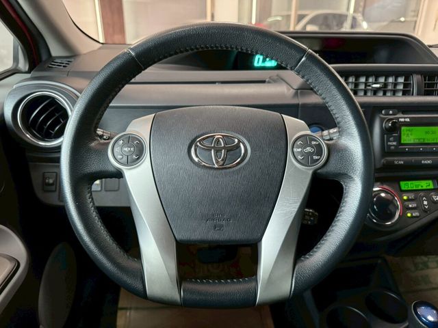 TOYOTA豐田 PRIUS C  第13張相片