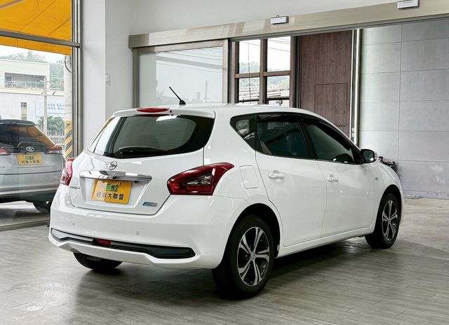NISSAN日產 TIIDA  第3張相片