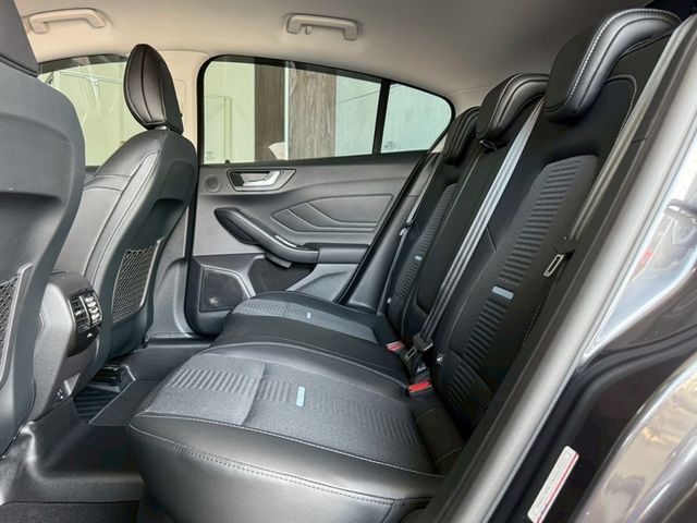 FORD福特 FOCUS ACTIVE  第19張相片