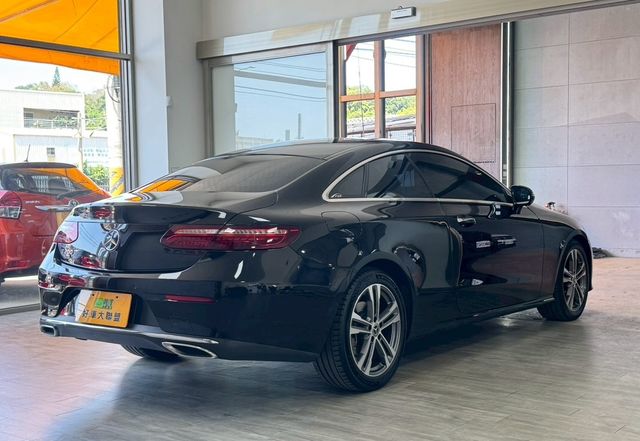 M-BENZ賓士 E200 COUPE  第2張相片