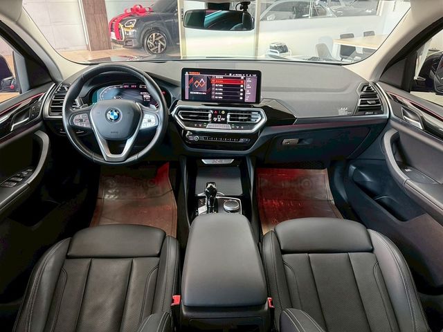 BMW寶馬 X4 XDRIVE20I  第9張相片
