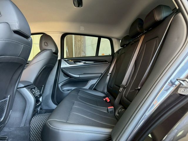 BMW寶馬 X4 XDRIVE20I  第18張相片