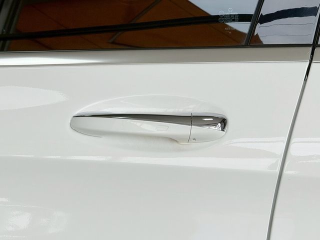 M-BENZ賓士 C300  第6張相片