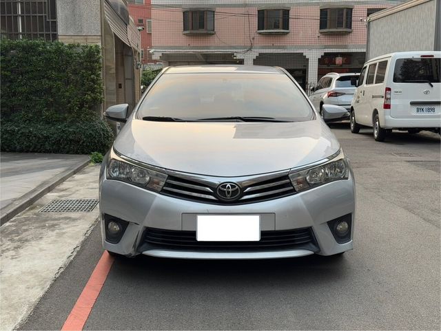 TOYOTA豐田 ALTIS  第3張相片